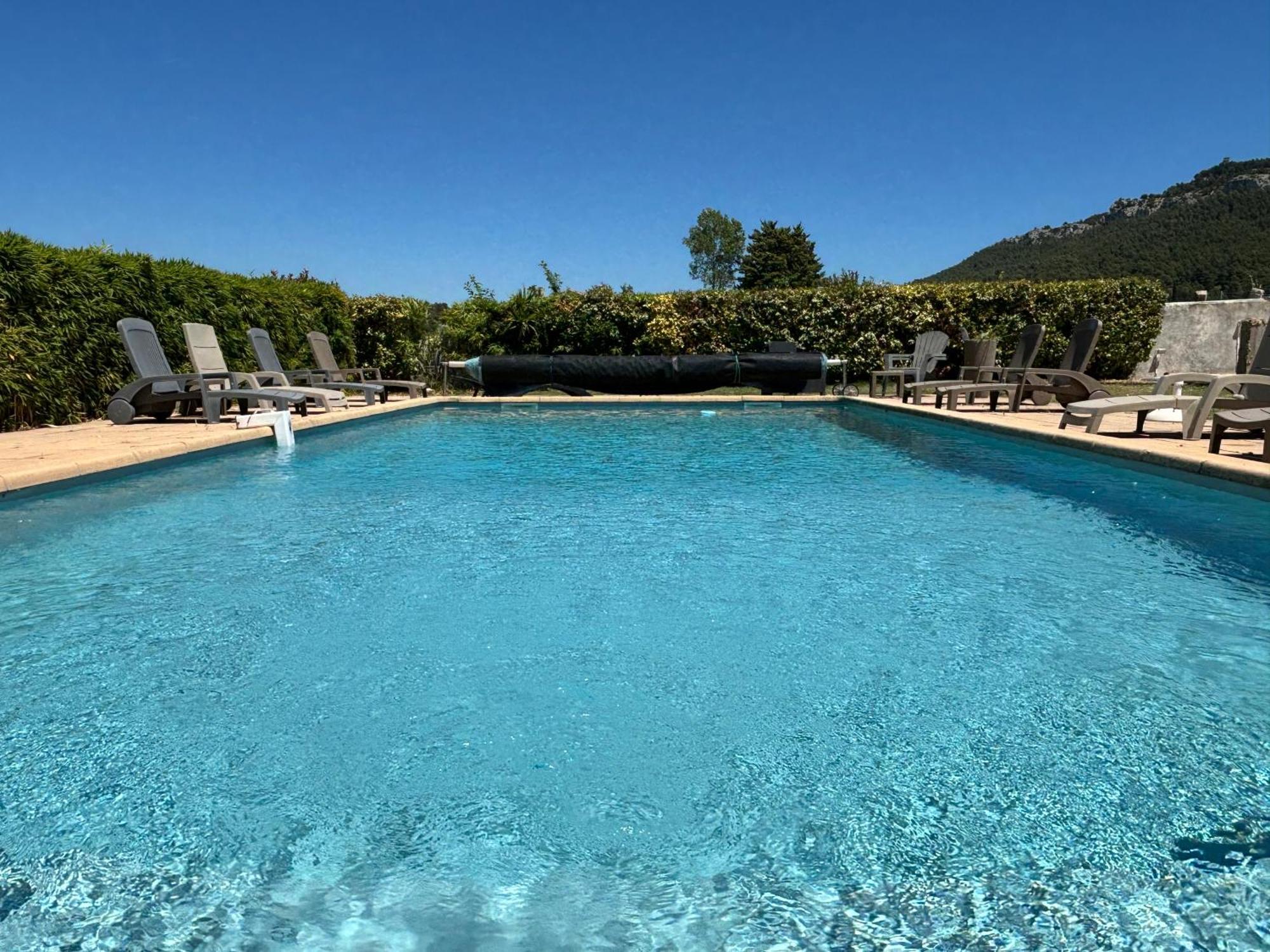 Appart. 4 Pers A 6 Kms De Cassis Avec Acces Piscine Roquefort-la-Bedoule Exterior photo