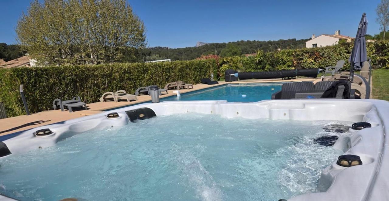 Appart. 4 Pers A 6 Kms De Cassis Avec Acces Piscine Roquefort-la-Bedoule Exterior photo