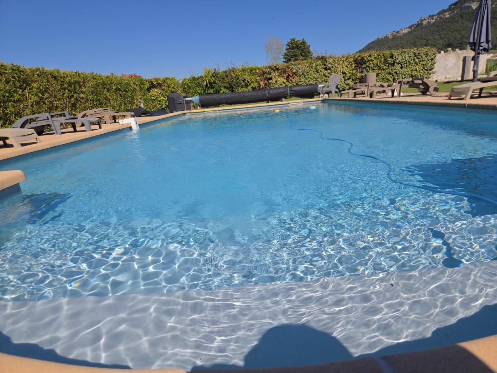 Appart. 4 Pers A 6 Kms De Cassis Avec Acces Piscine Roquefort-la-Bedoule Exterior photo