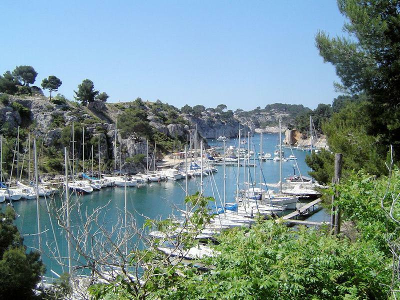 Appart. 4 Pers A 6 Kms De Cassis Avec Acces Piscine Roquefort-la-Bedoule Exterior photo